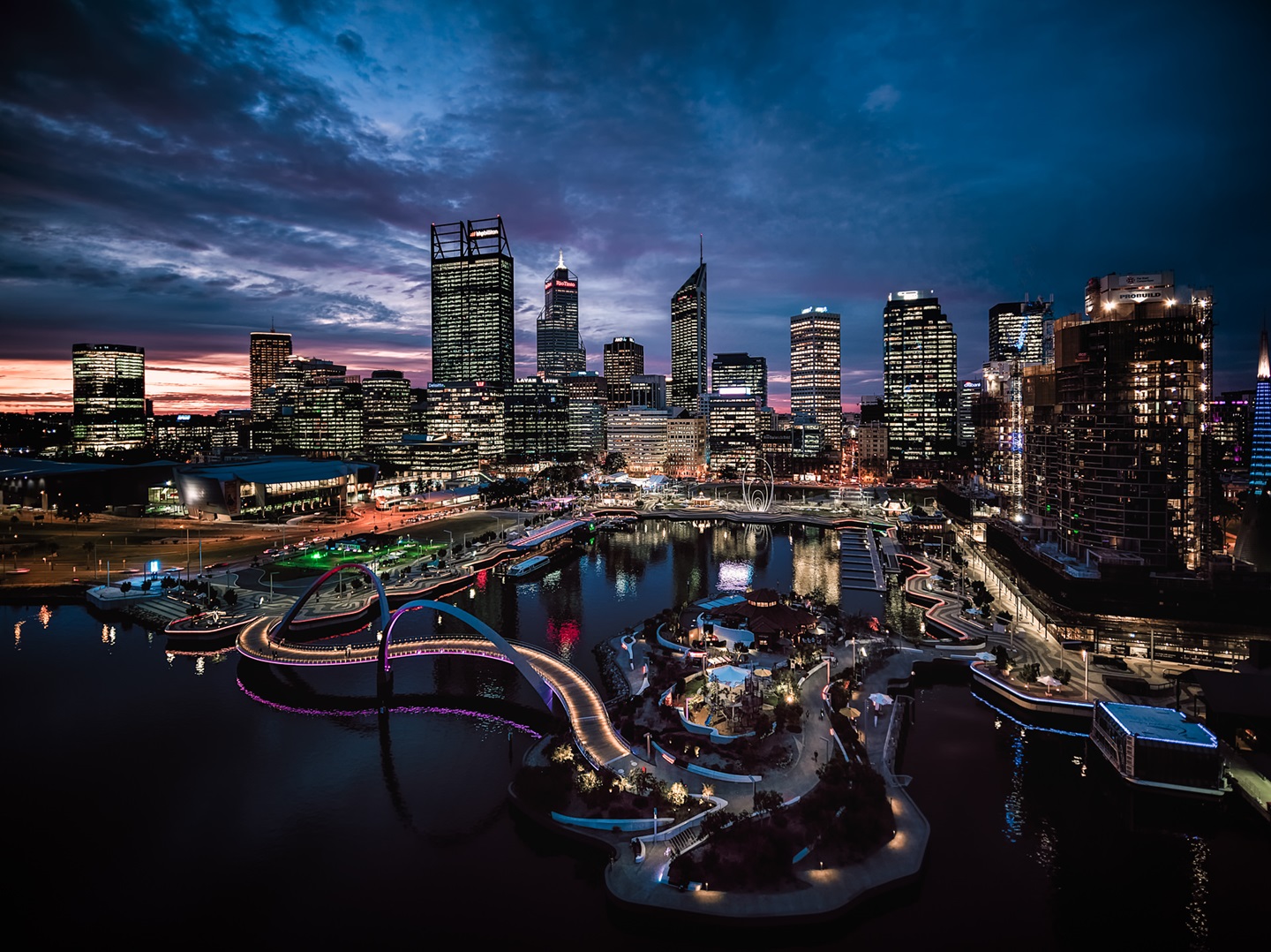 Elizabeth Quay at dusk