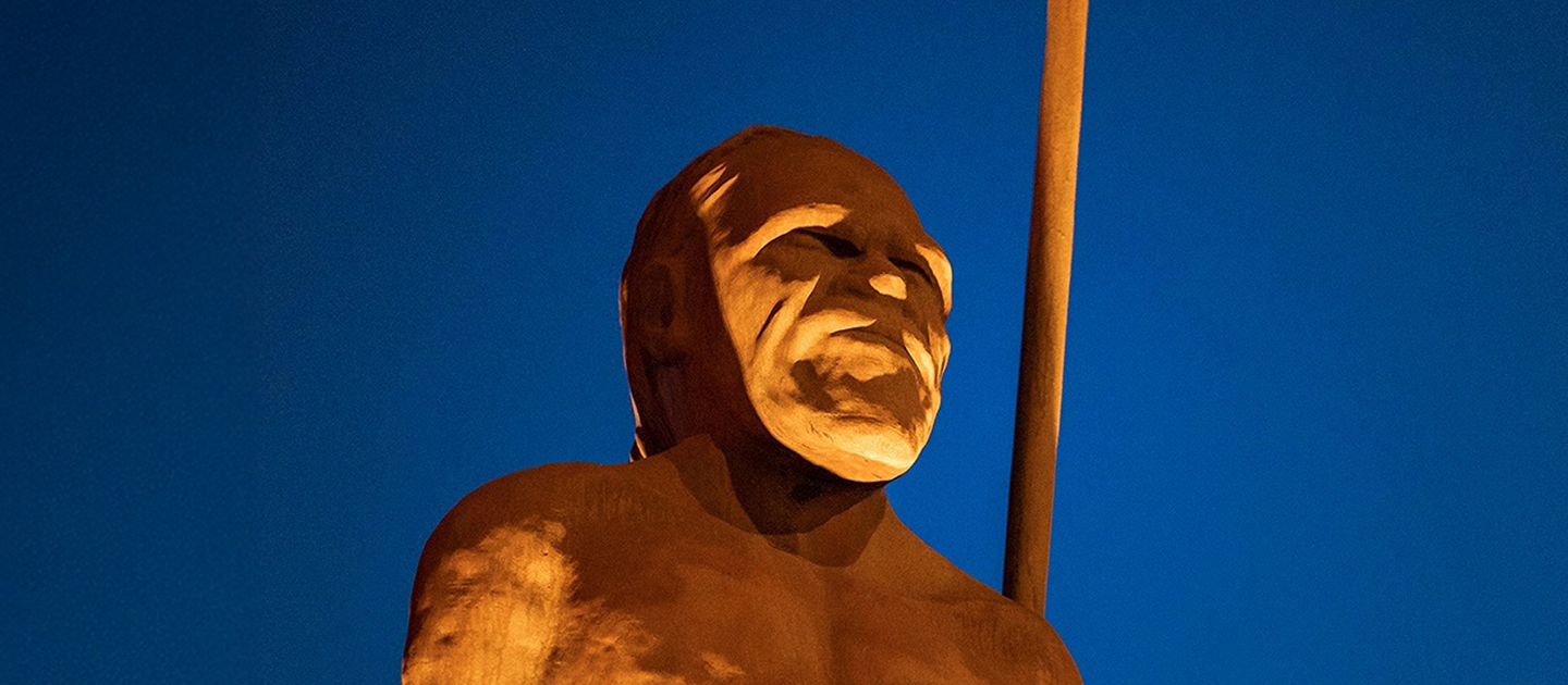 Night photo of the Wirin sculpture by Lance Chadd in Yagan Square.
